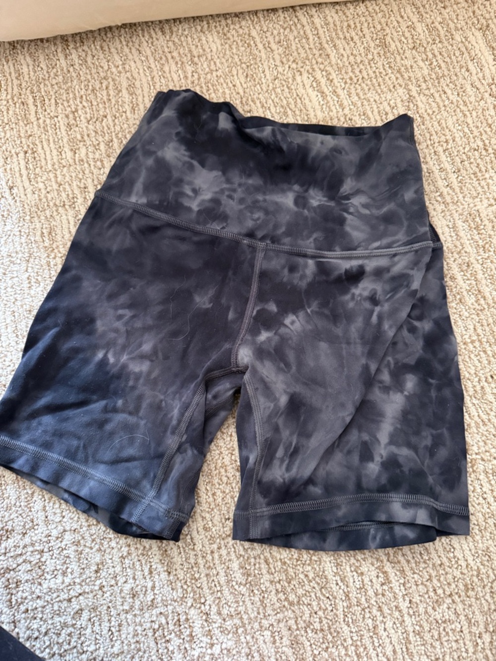 Lululemon Tie-Dye Align Bike Shorts size 4